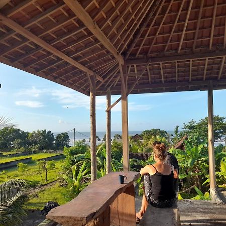The Nyamo Surf & Stay Pulukan Ngoại thất bức ảnh