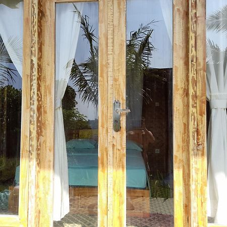 The Nyamo Surf & Stay Pulukan Phòng bức ảnh
