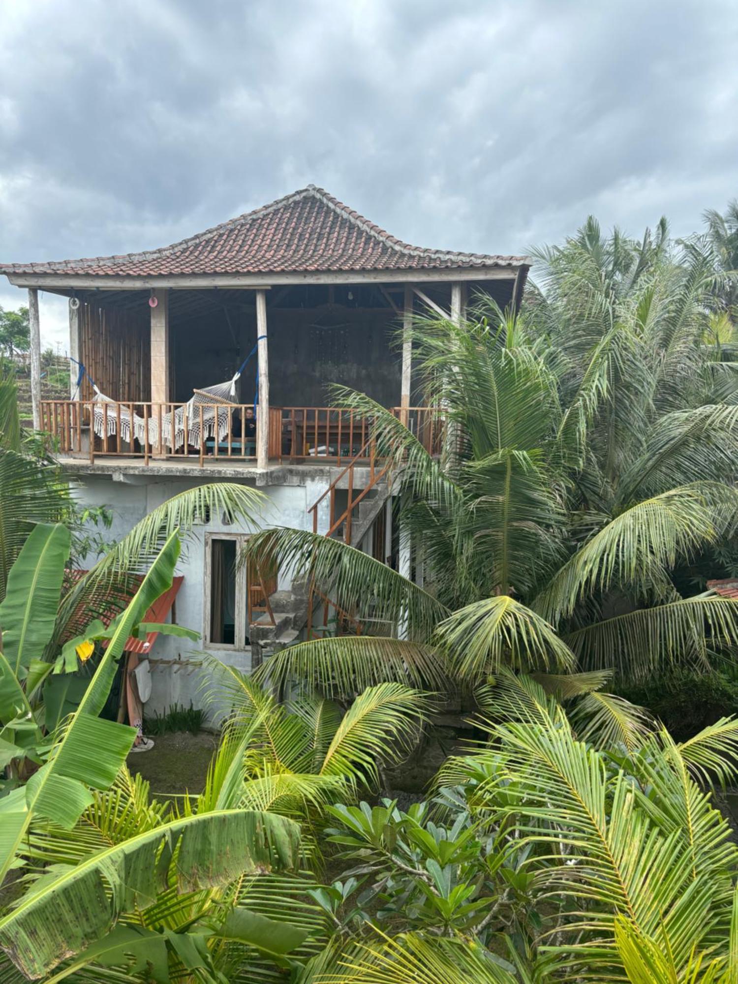 The Nyamo Surf & Stay Pulukan Ngoại thất bức ảnh