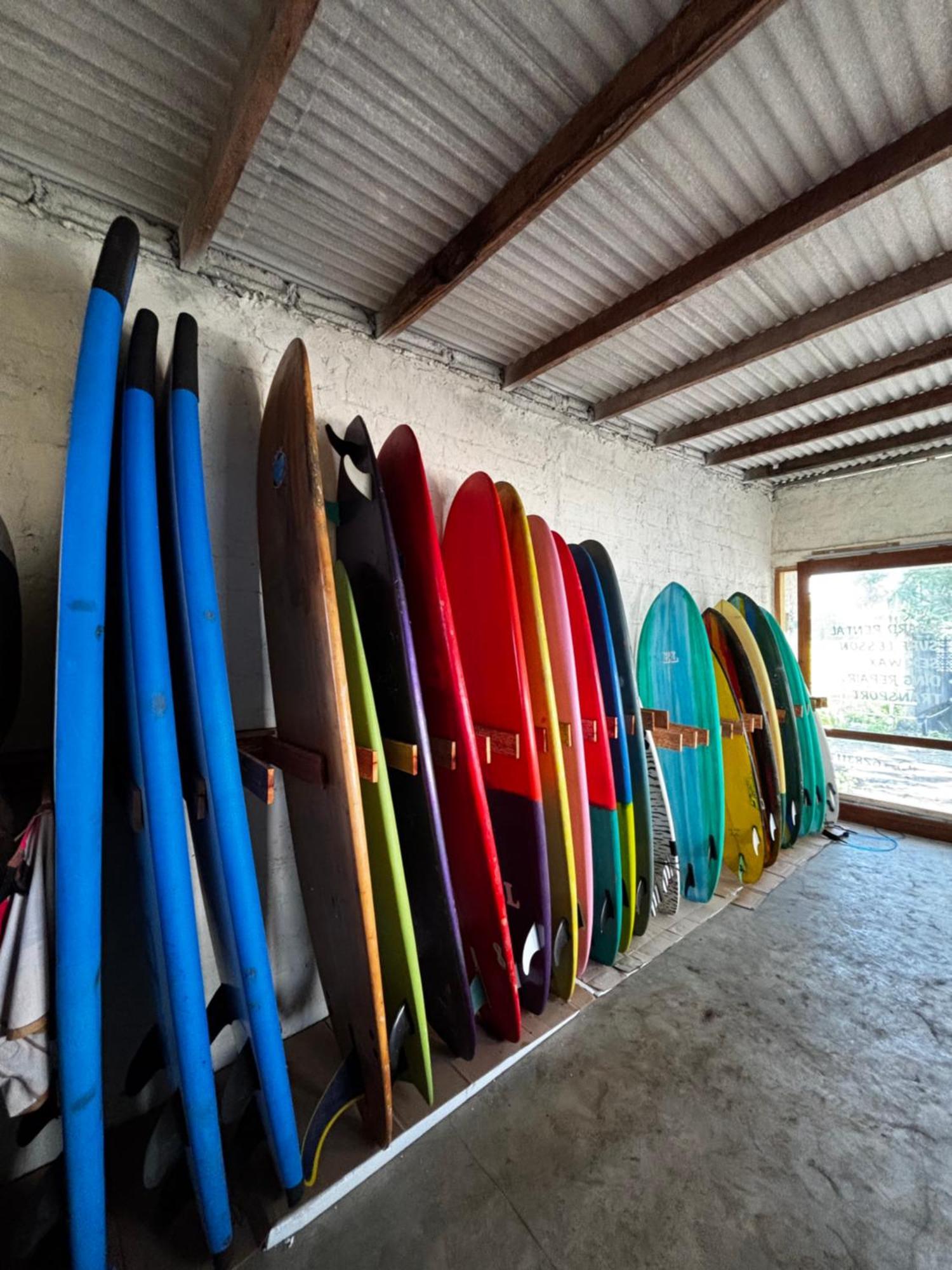 The Nyamo Surf & Stay Pulukan Ngoại thất bức ảnh
