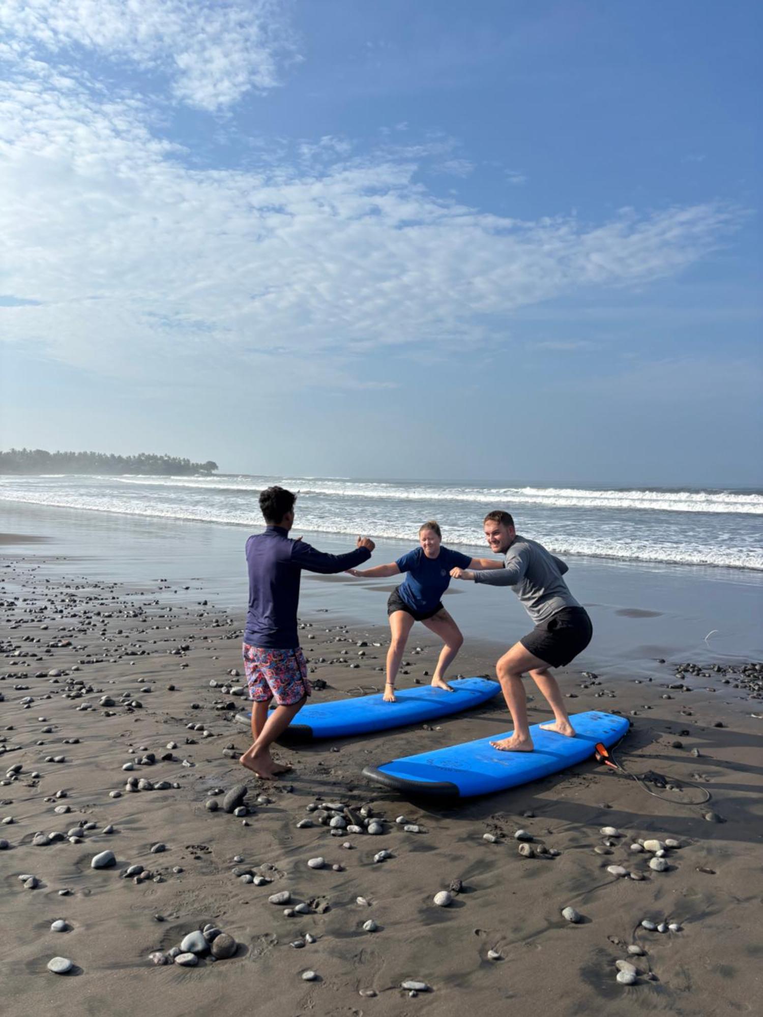 The Nyamo Surf & Stay Pulukan Ngoại thất bức ảnh
