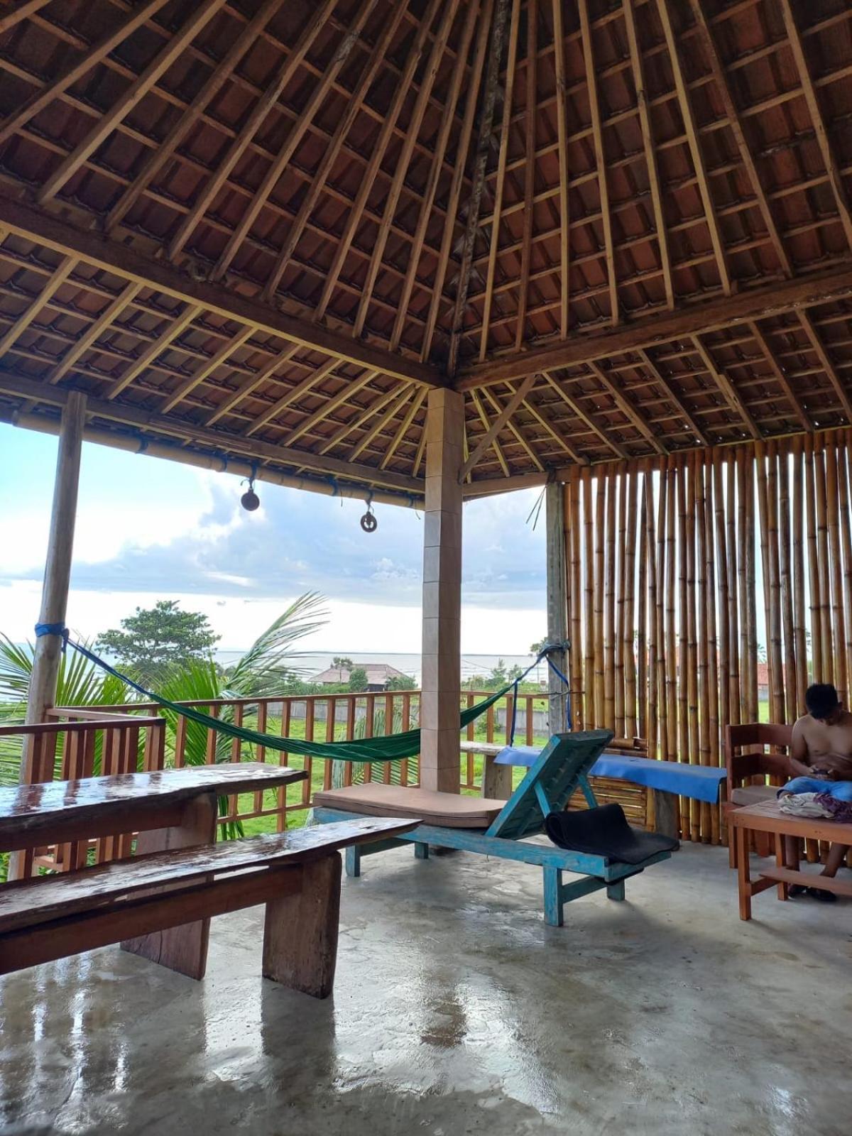 The Nyamo Surf & Stay Pulukan Ngoại thất bức ảnh