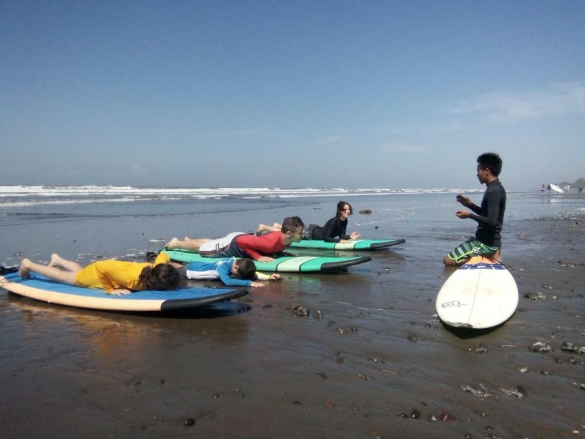 The Nyamo Surf & Stay Pulukan Ngoại thất bức ảnh