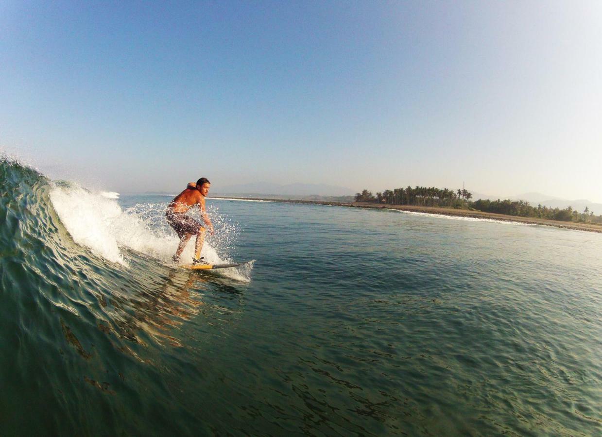 The Nyamo Surf & Stay Pulukan Ngoại thất bức ảnh