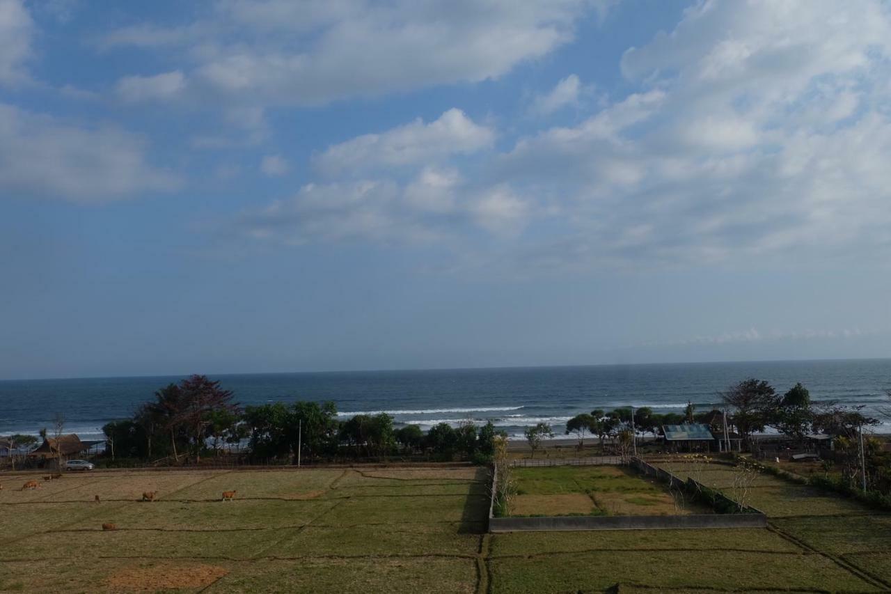 The Nyamo Surf & Stay Pulukan Ngoại thất bức ảnh