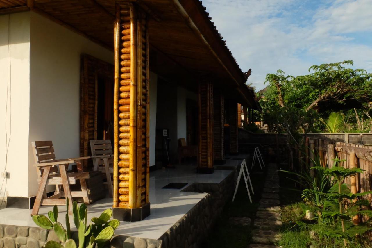 The Nyamo Surf & Stay Pulukan Ngoại thất bức ảnh