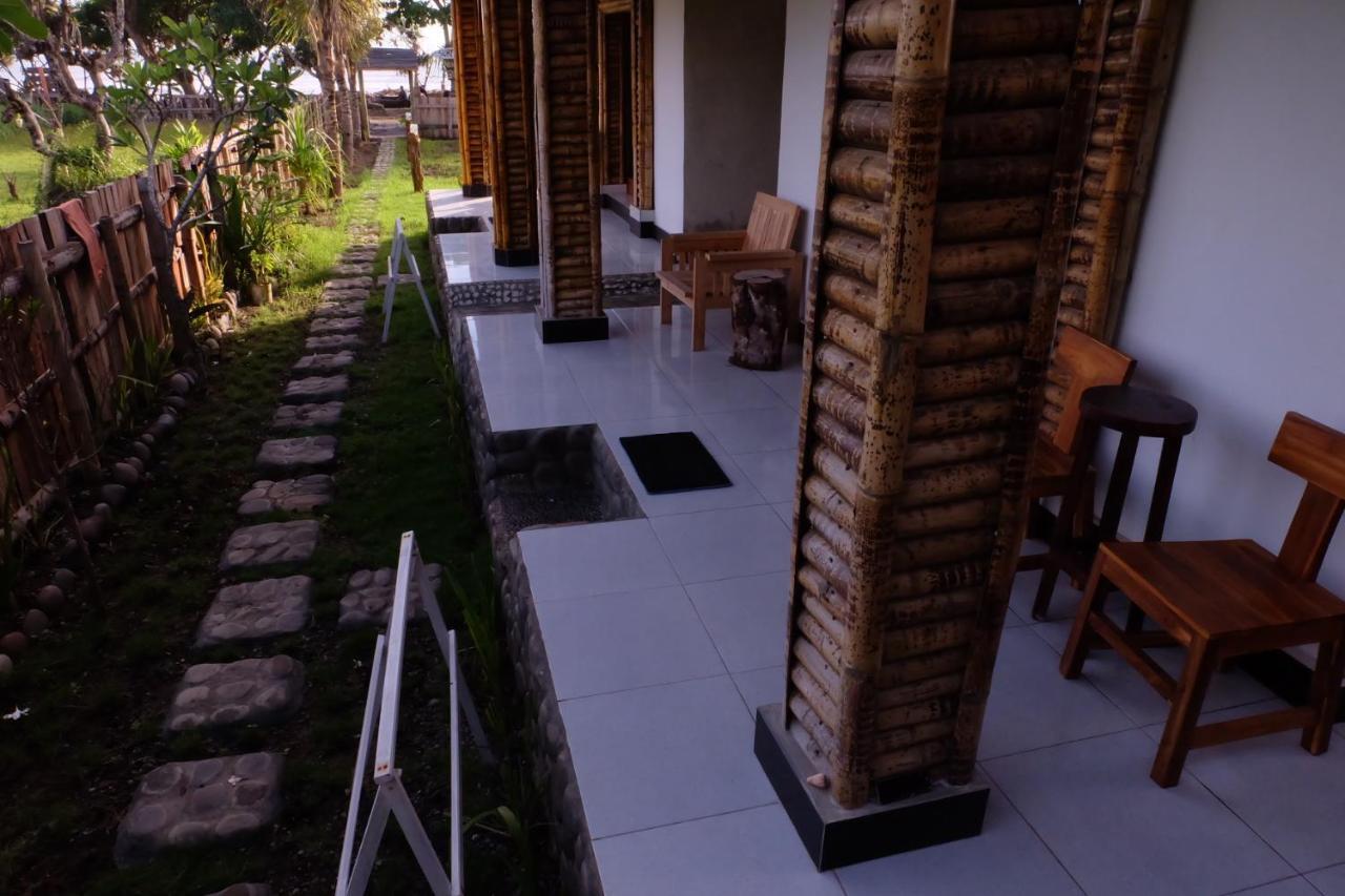 The Nyamo Surf & Stay Pulukan Ngoại thất bức ảnh